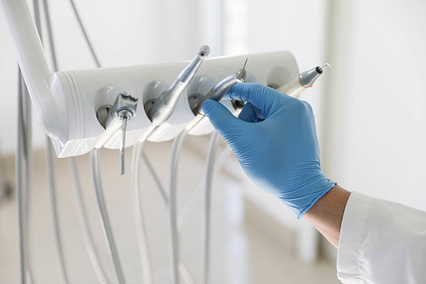 Professional Emergency Dentist technician working in Mont Belvieu, TX
